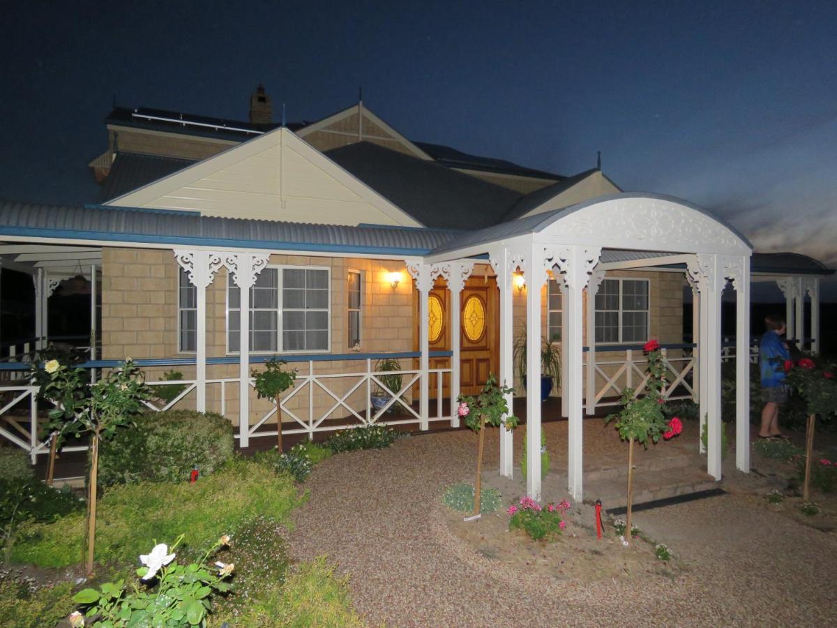 Bed and Breakfast Grovely House à Stanthorpe Extérieur photo